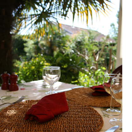 Repas de groupe, banquet, cérémonie, réunion.